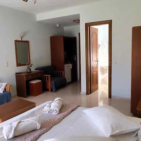 To Kallion בית הארחה Klávsion